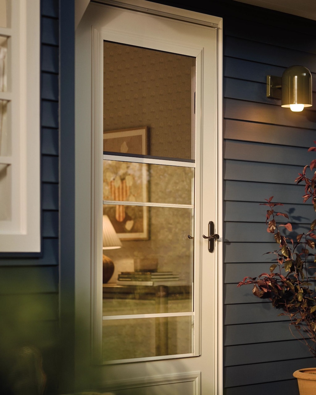 Larson 30 Midview Storm Door | Retractable Screen & Hands-Free Hold
