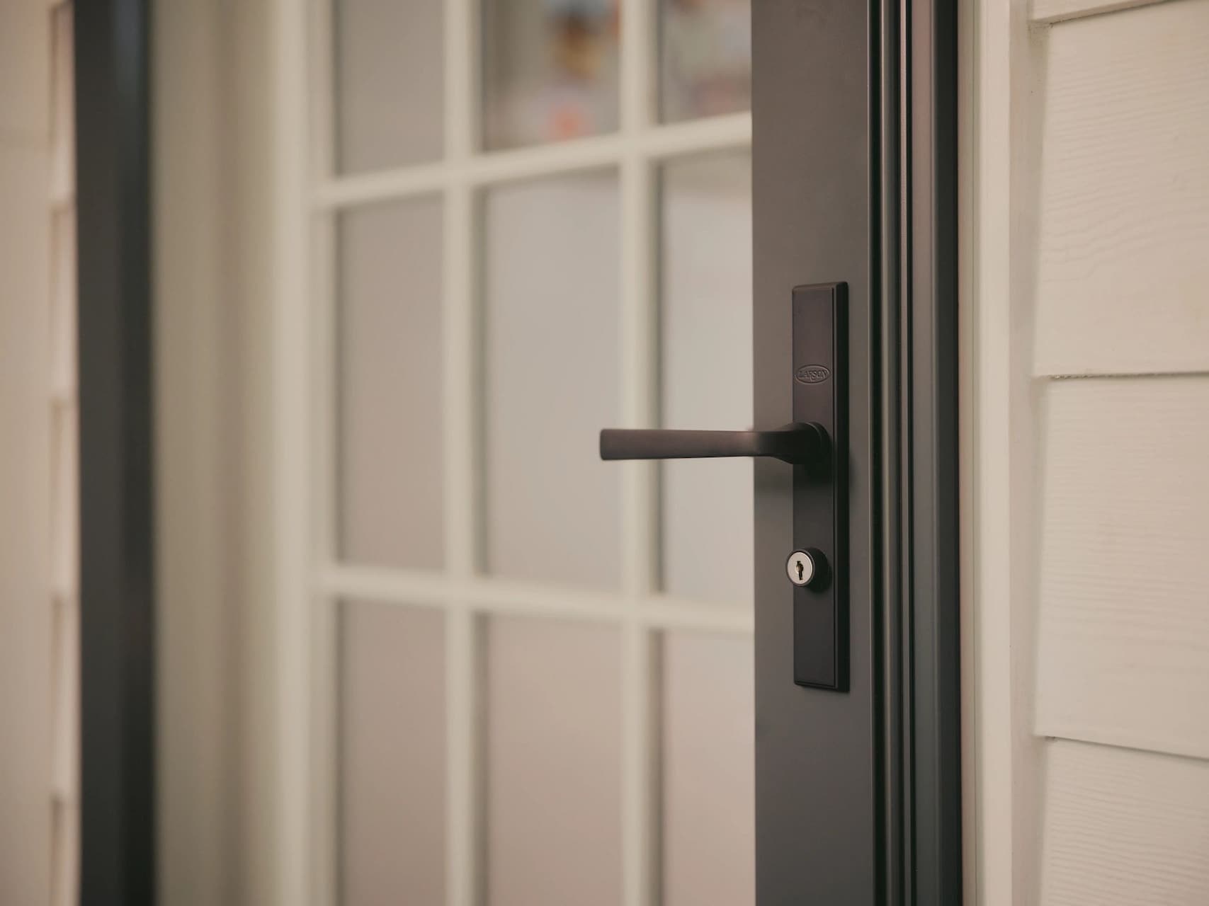 アイデンティティー　ストーム　14p Platinum Secure Glass Storm Door | Strong, Stylish Entry Protection