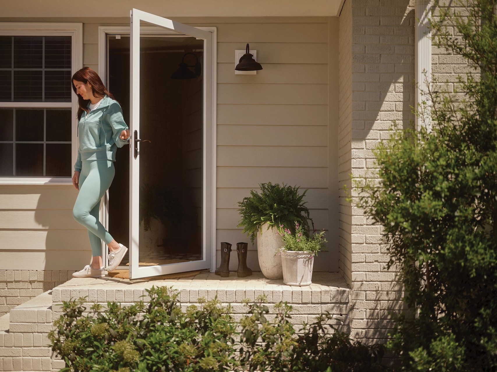 how to choose storm door hinging hero.jpg